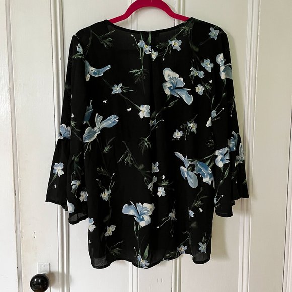 black floral flowy blouse - Picture 8 of 10